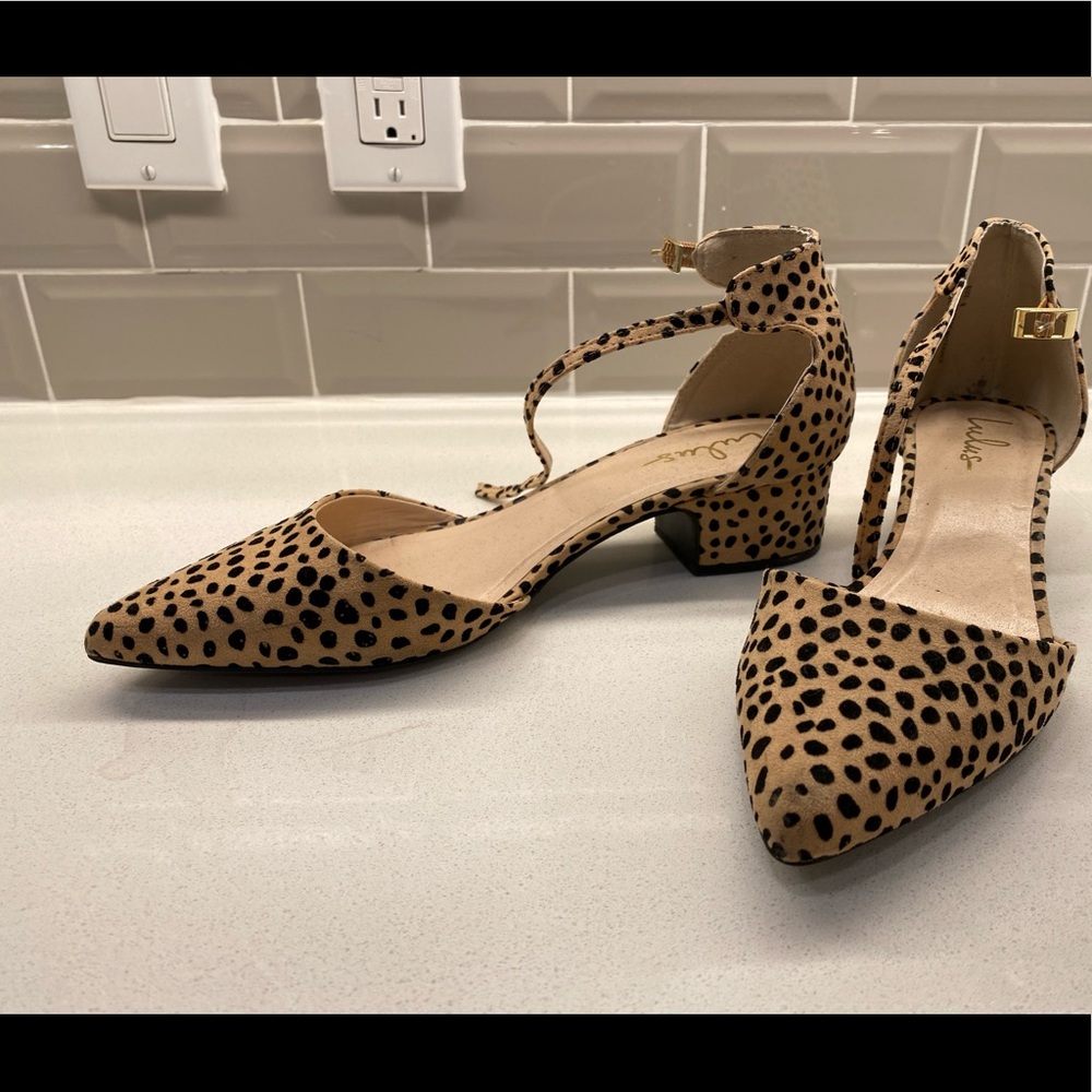 Ankle strap pointy leopard flats